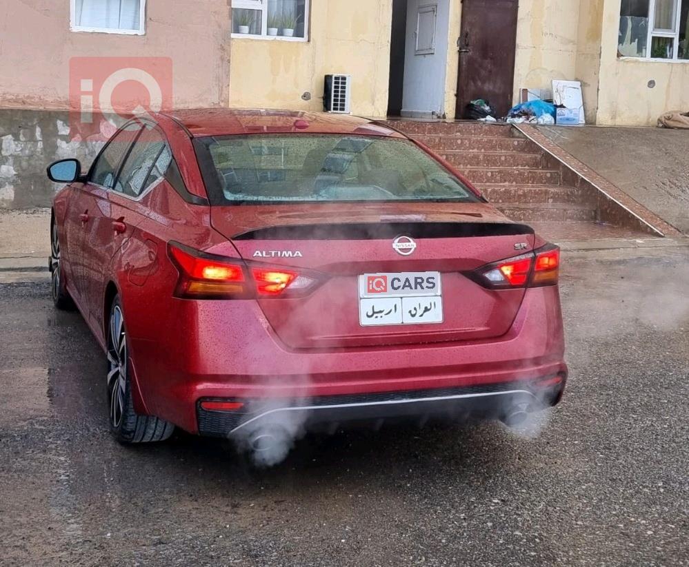 نيسان ألتيما